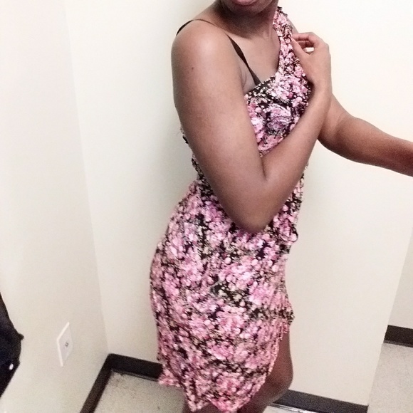 Dress - Picture 4 of 4